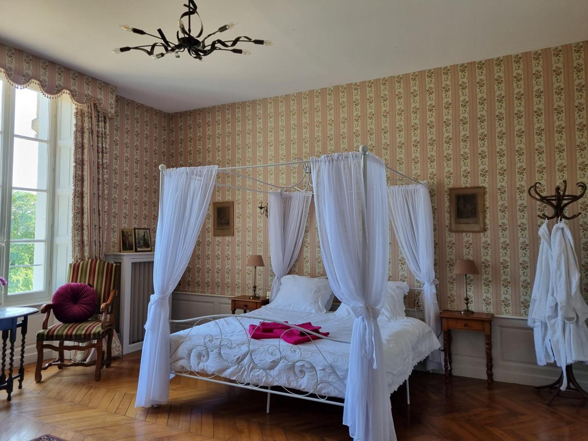 Chateau Le Plessis Sémelay Rom bilde