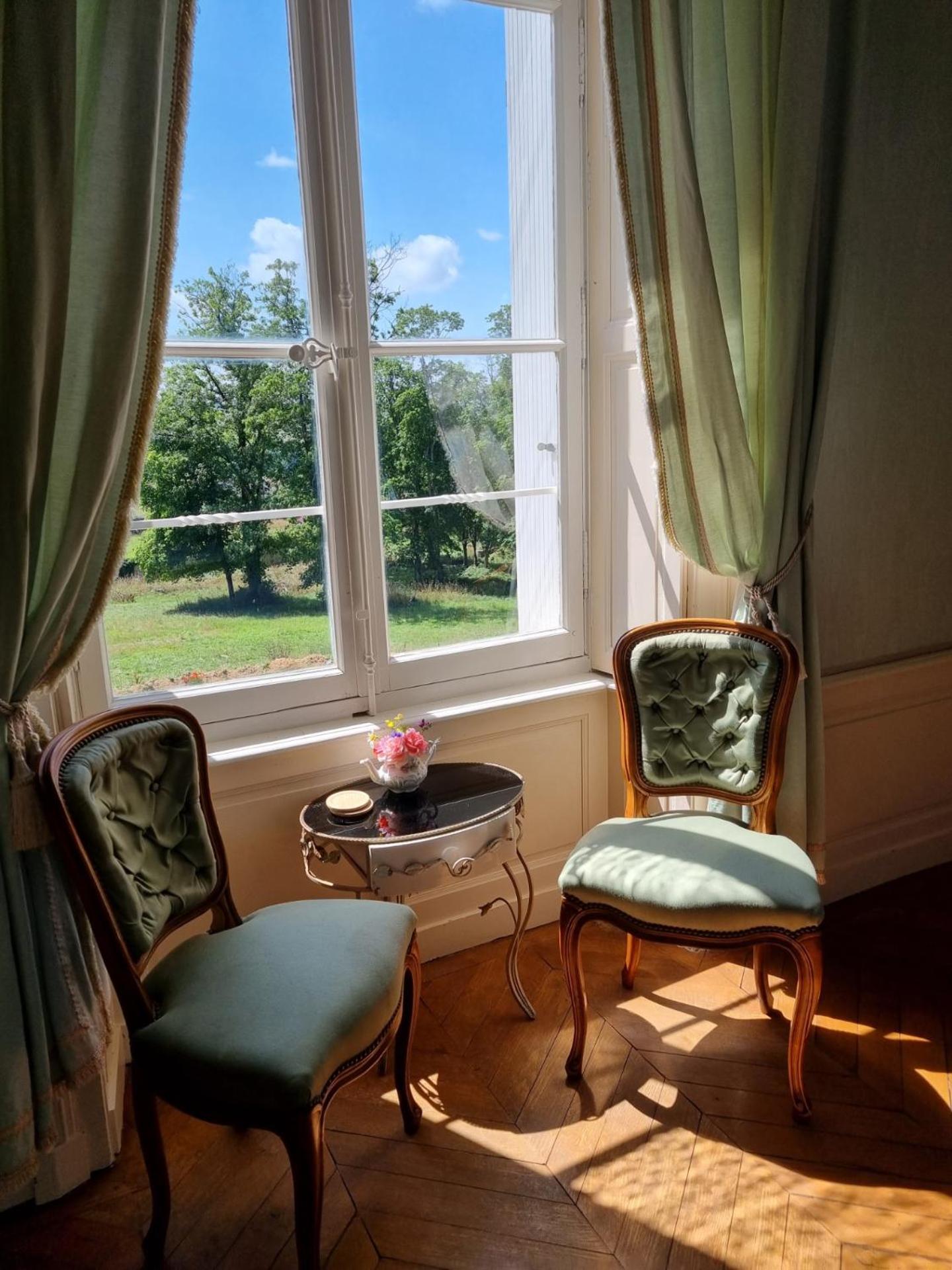 Chateau Le Plessis Sémelay Rom bilde
